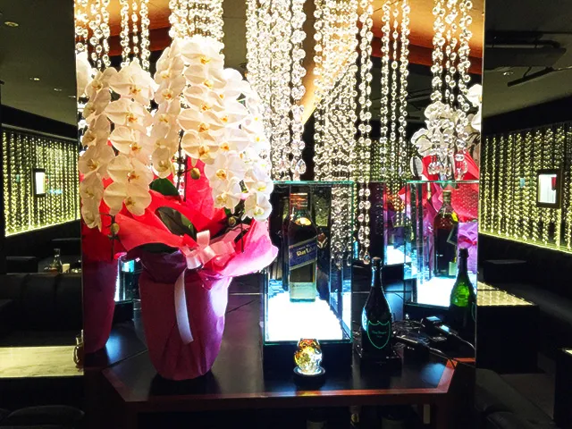 三宮ラウンジ Danke-ダンケ ギャラリー エントランス